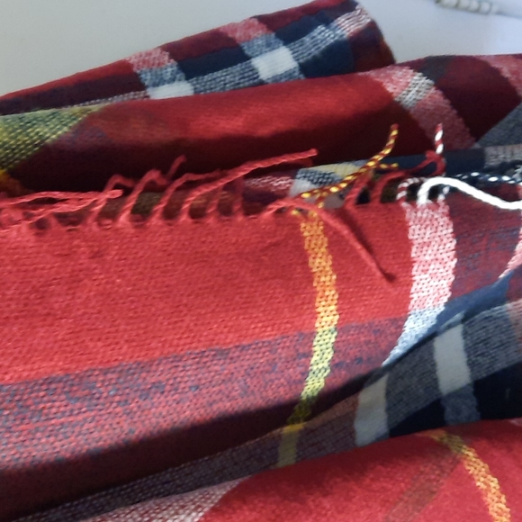 Hooded Ruana Soft Lightweight Summer Knit Wine Navy Cream Yellow Plaid Fringe - Picture 6 of 6